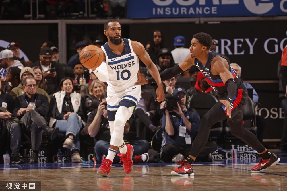 防守方的双 防守方的双