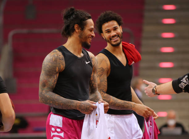 但湖人凭借 但湖人凭借